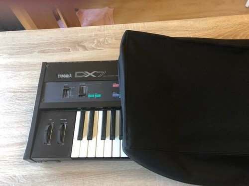 Yamaha dx7 synthesizer dust - synthesizer,